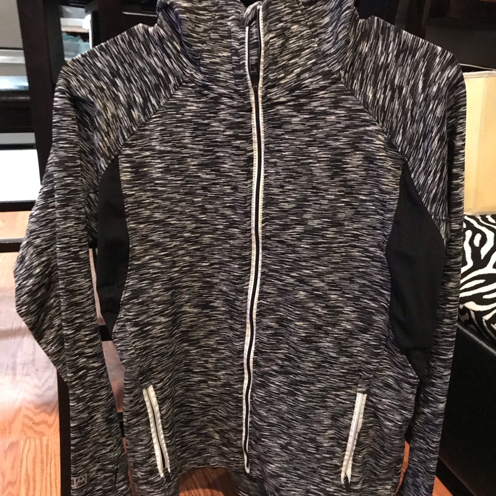 Avalanche active thermal jacket